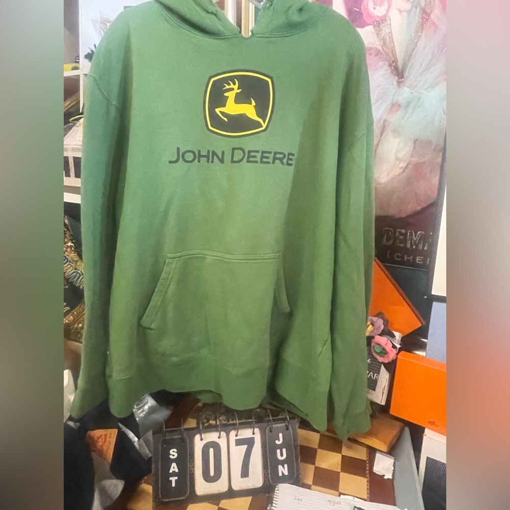 Vintage John Deere tight drawstring missing from head